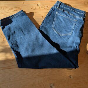 Reitmans - High Rise Capri Blue Jeans / Size 33